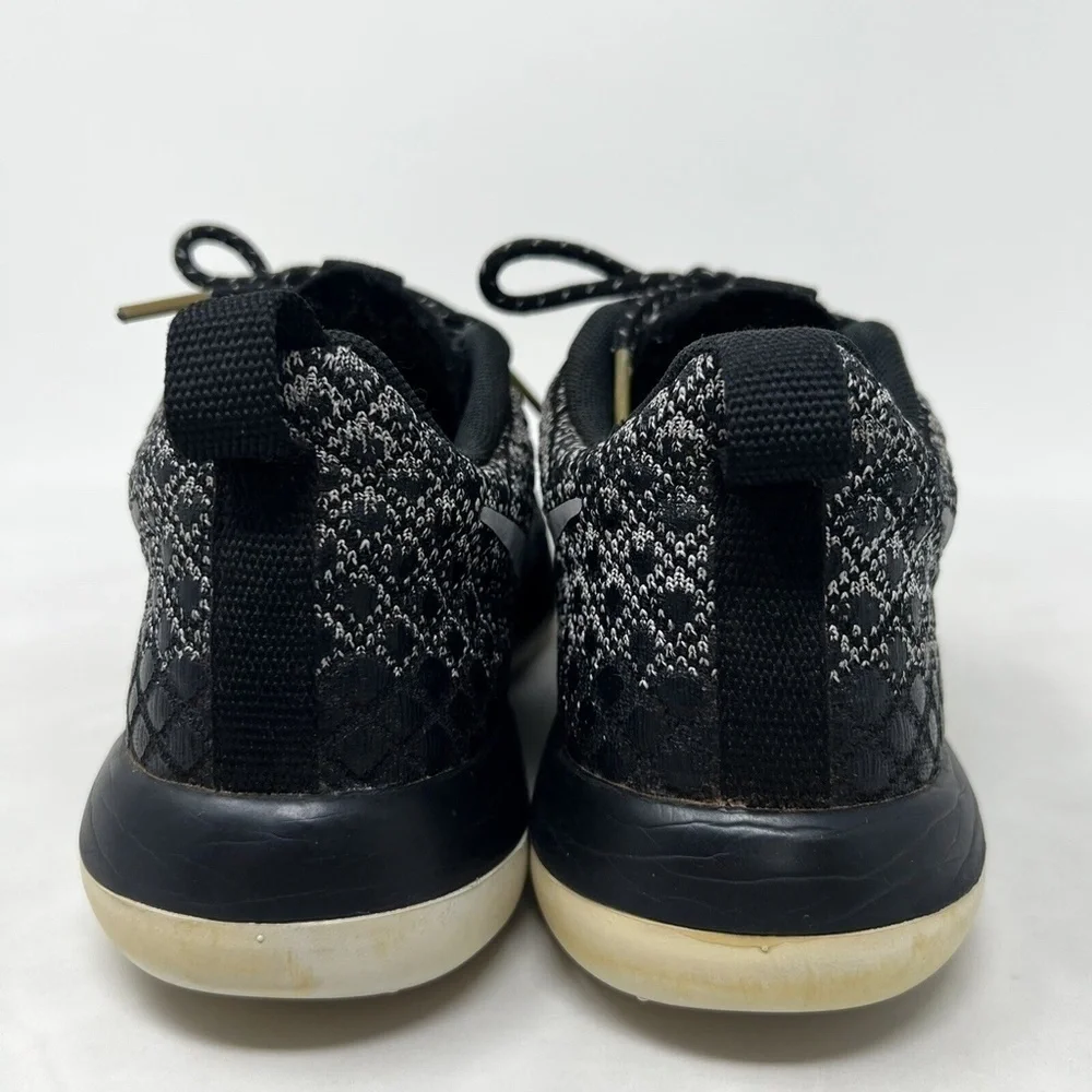 Nike Roshe 2 Flyknit Women's Size 6.5 Black Running Sneaker Shoes - 861706-001